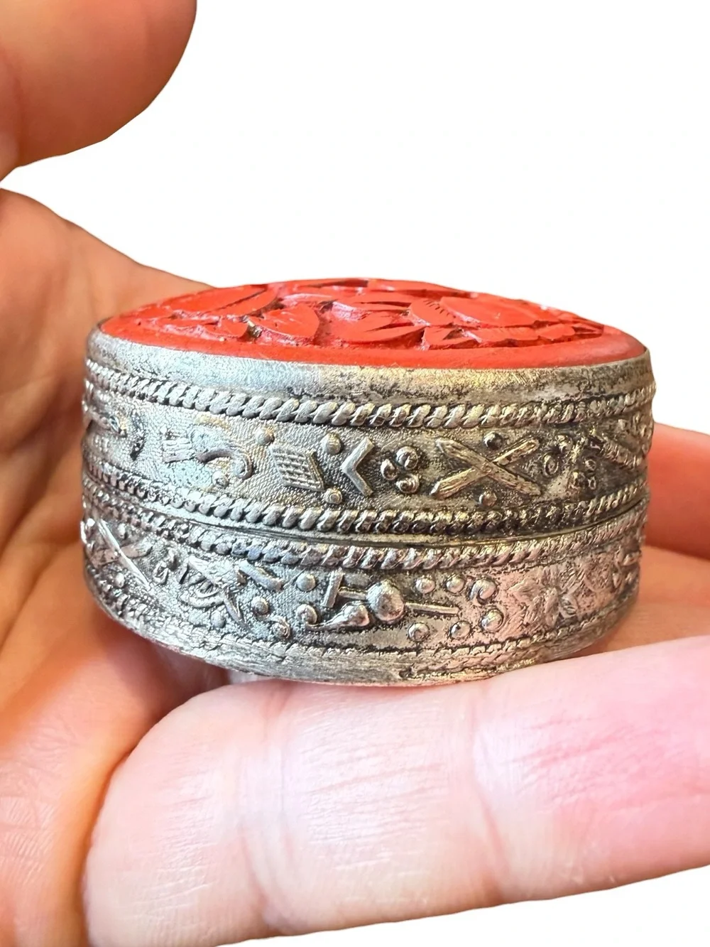 Vintage Chinese Cinnabar Style Floral Trinket Box Beijing Lacquer Style
